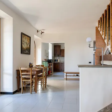 Guesthost - Hannah In The Hills With Panoramic Views